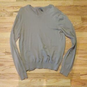 V-Neck light weight sweater